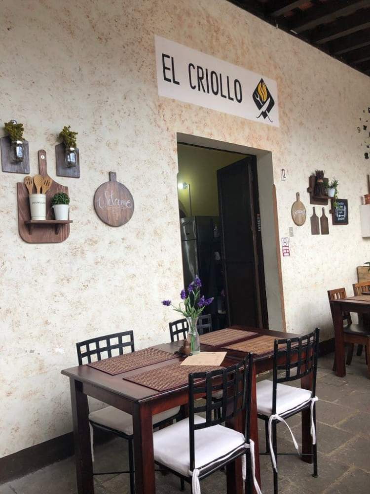 el-criollo-restaurant-authentique-a-varadero-scaled