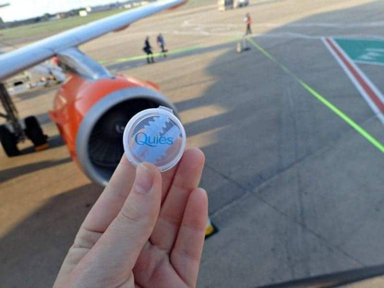 evitez le mal doreilles en avion astuces efficaces