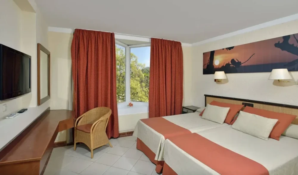 hotels-avec-bungalows-a-varadero-confort-et-evasion-scaled