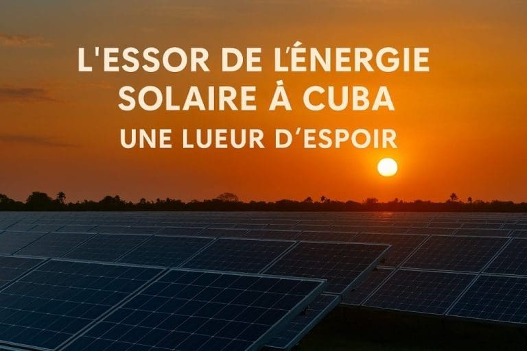 L'essor de l'énergie solaire à Cuba : une lueur d'espoir. Champ de panneaux solaires au coucher du soleil
