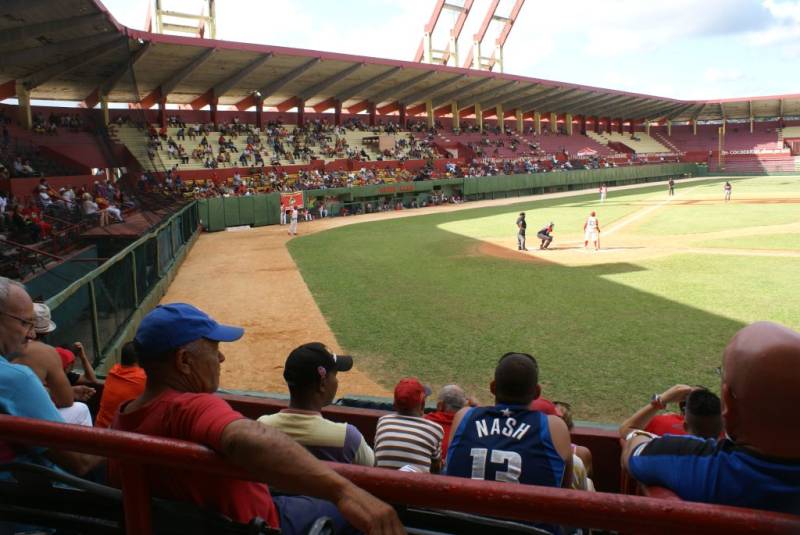 assister-a-un-match-de-baseball-a-varadero-et-matanzas
