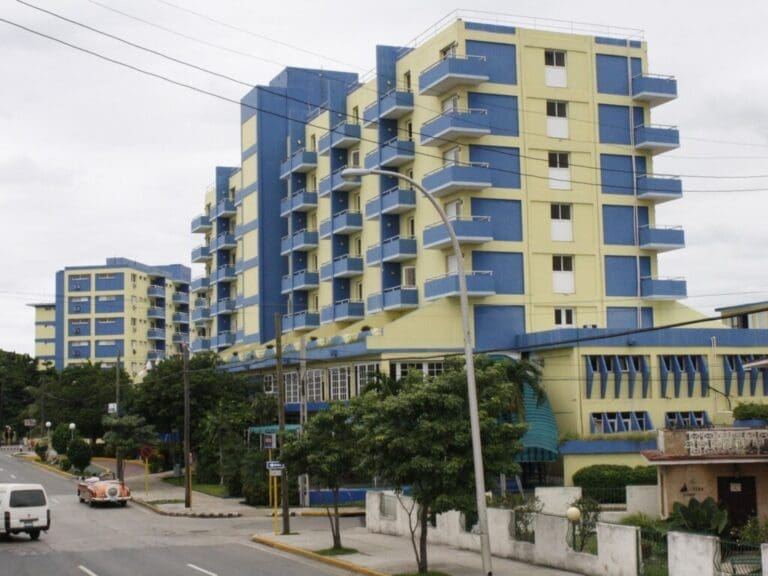 Vue générale réelle de l’Hotel Acuazul Varadero