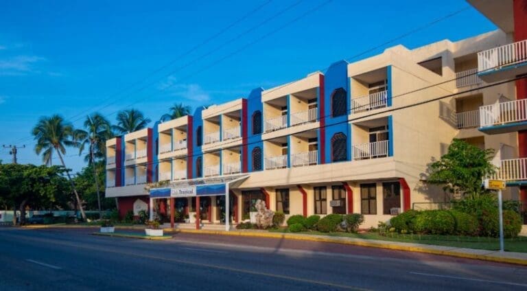 Façade du Hotel Club Tropical Varadero au centre-ville