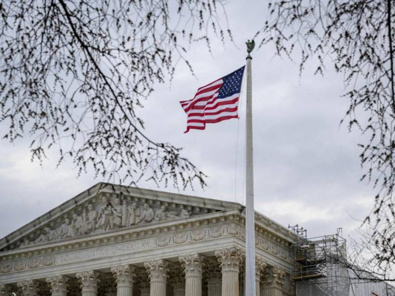 la cour supreme autorise donald trump a revoquer le statut legal de plus de 500 000 immigres