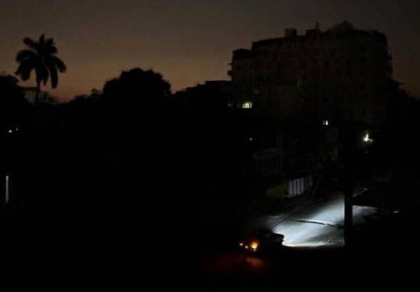 La Havane dans le noir pendant les pannes électriques nationales à Cuba