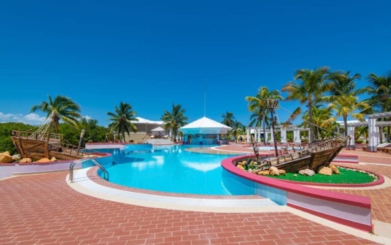 Piscine officielle de Playa Luxury Varadero à Cayo Libertad