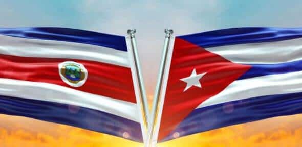 Drapeaux Costa Rica et Cuba